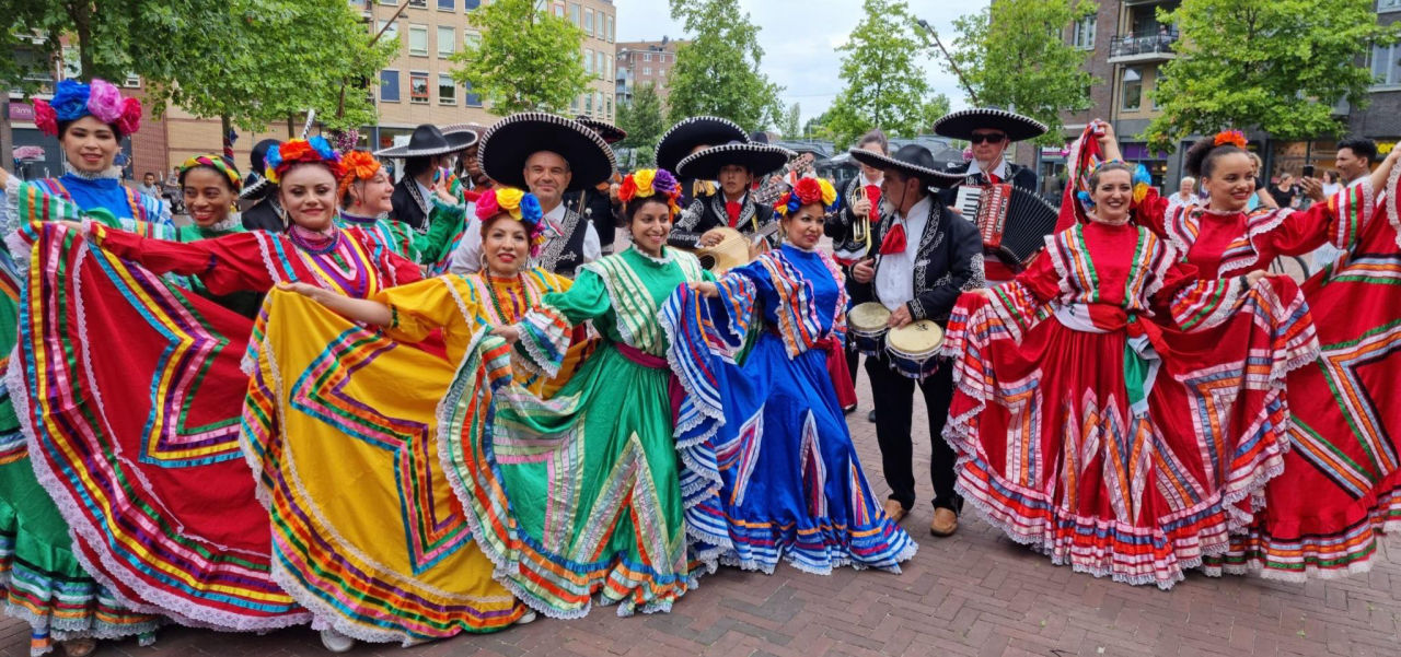 Mexicaanse parade act – loopgroep “Colores de Mexico”